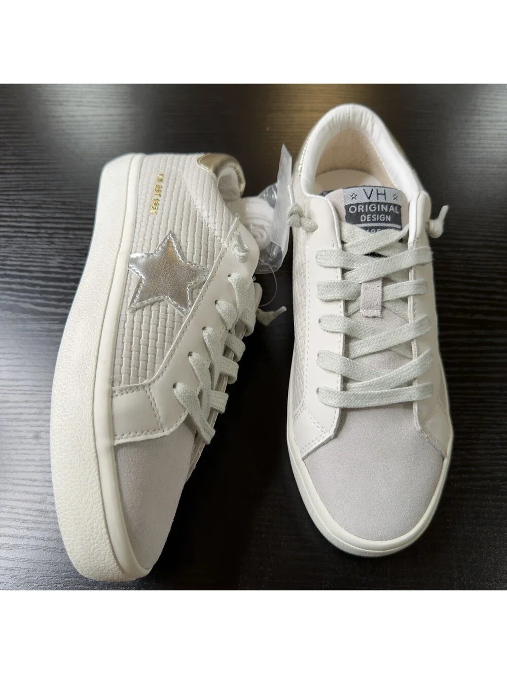 Size 7 Vintage Havana Star White Gold Mesh Lace Up Low Top Women's Sneakers Nwt